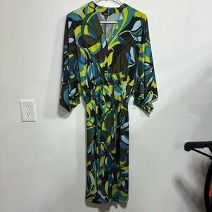IMAN stunning multi color floral  V neck stunning dress size medium
